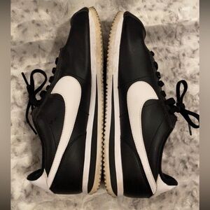 Nike Cortez women’s shoes size 9